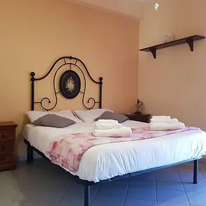https://il-tuppo-al-centro-in-cima.sicilyhotelsitaly.net
